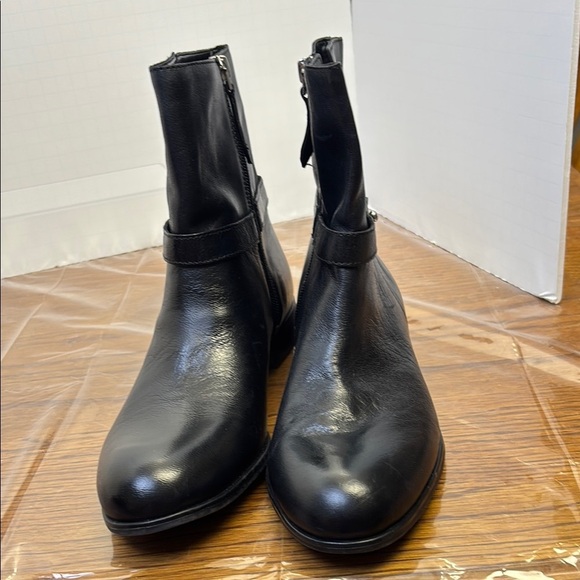 Franco Sarto Black Ankle Booties Sleek Design - Picture 3 of 7